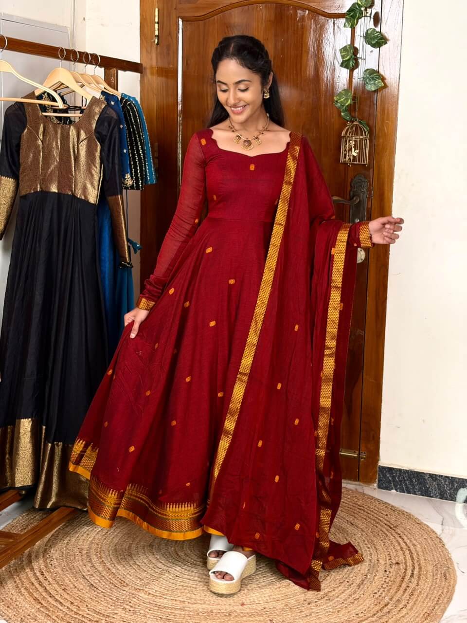 Maroon Thogai anarkali